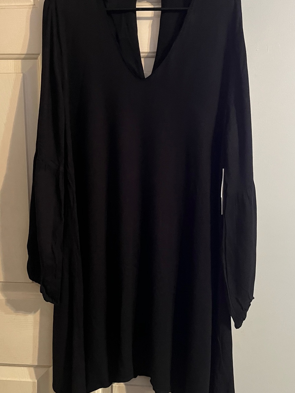 JustFab Black V-Neck Long Sleeve Swing Dress